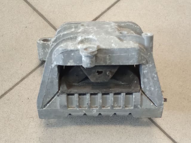 bontott VW GOLF V Motor Tartó Bak (Pozíciófüggetlen)
