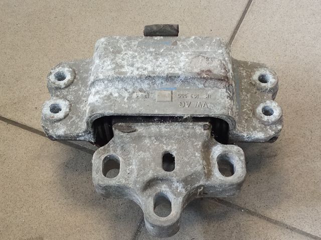 bontott VW GOLF V Motor Tartó Bak (Pozíciófüggetlen)