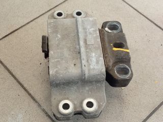 bontott VW GOLF V Motor Tartó Bak (Pozíciófüggetlen)