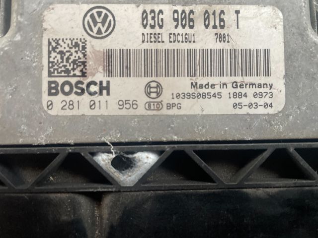 bontott VW GOLF V Motorvezérlő