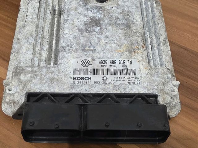 bontott VW GOLF V Motorvezérlő