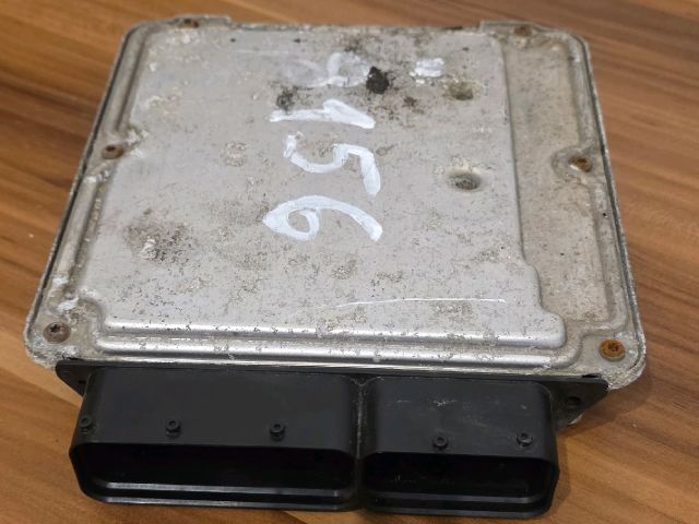 bontott VW GOLF V Motorvezérlő