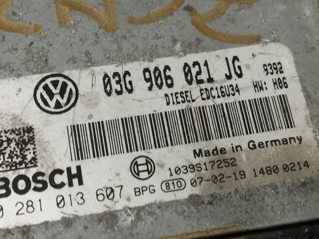 bontott VW GOLF V Motorvezérlő