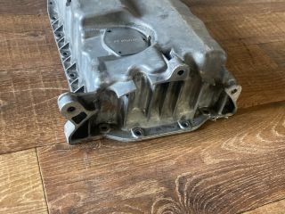 bontott VW GOLF V Olajteknő