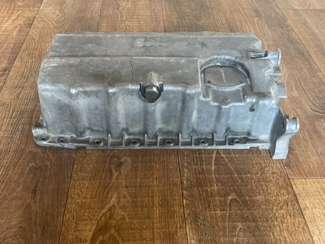 bontott VW GOLF V Olajteknő