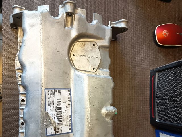 bontott VW GOLF V Olajteknő