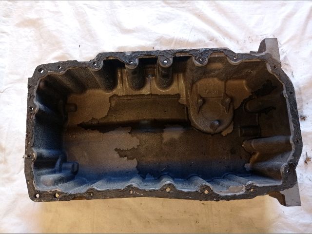 bontott VW GOLF V Olajteknő