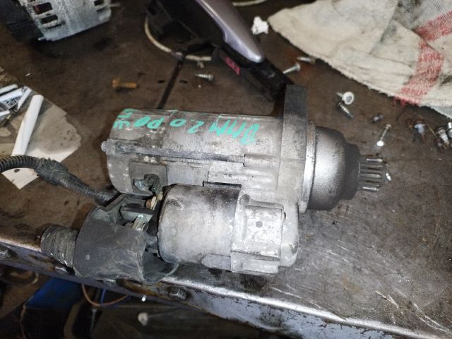 bontott VW GOLF V Önindító