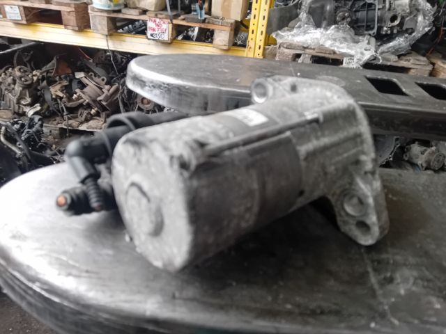 bontott VW GOLF V Önindító