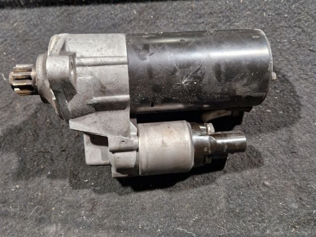 bontott VW GOLF V Önindító