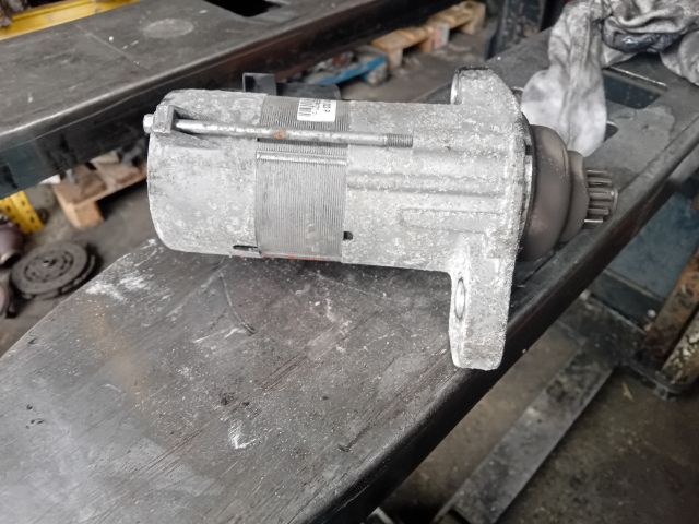 bontott VW GOLF V Önindító