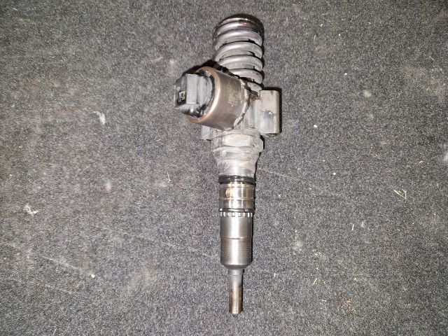 bontott VW GOLF V Porlasztó (1 db)