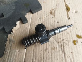 bontott VW GOLF V Porlasztó (1 db)