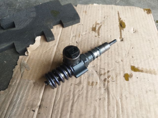 bontott VW GOLF V Porlasztó (1 db)