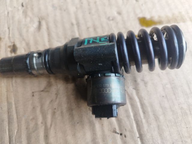 bontott VW GOLF V Porlasztó (1 db)