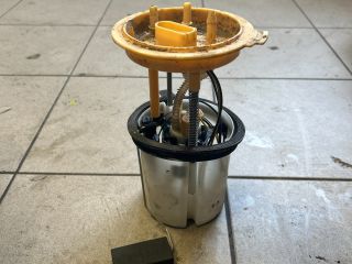 bontott VW GOLF V Üzemanyag Szivattyú