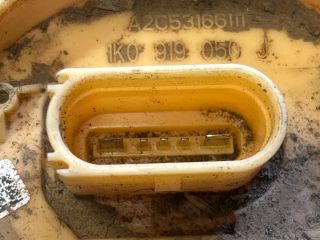 bontott VW GOLF V Üzemanyag Szivattyú