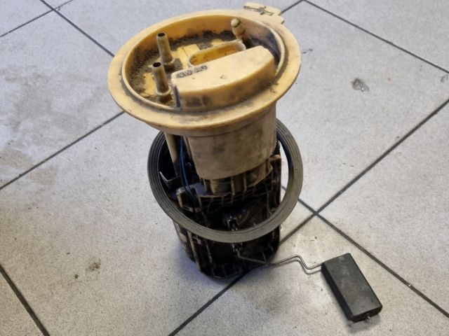 bontott VW GOLF V Üzemanyag Szivattyú