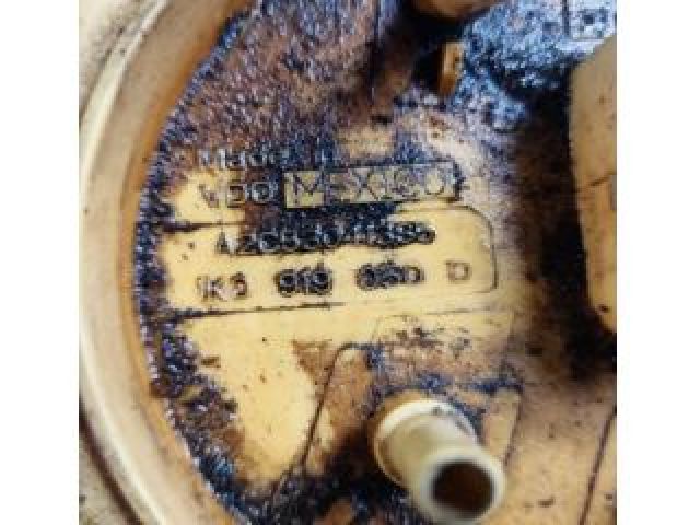 bontott VW GOLF V Üzemanyag Szivattyú