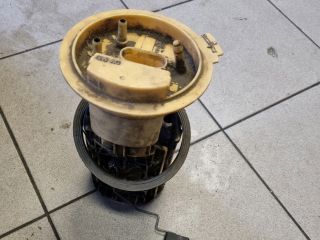 bontott VW GOLF V Üzemanyag Szivattyú