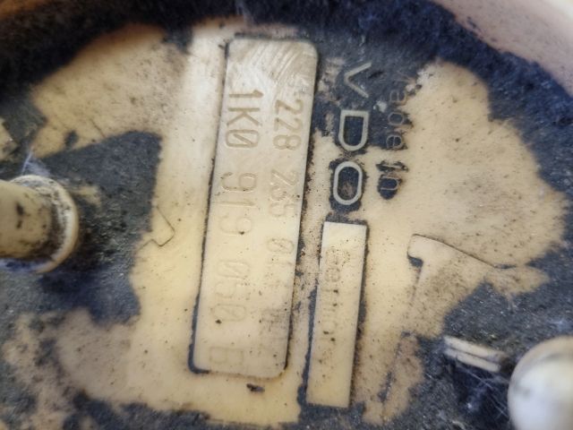 bontott VW GOLF V Üzemanyag Szivattyú