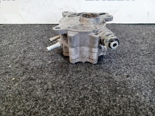 bontott VW GOLF V Vákumpumpa
