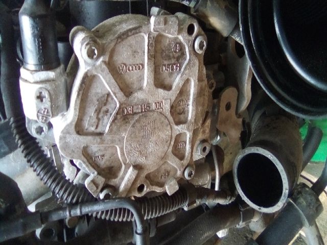 bontott VW GOLF V Vákumpumpa