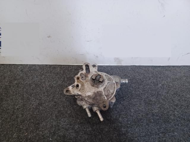 bontott VW GOLF V Vákumpumpa