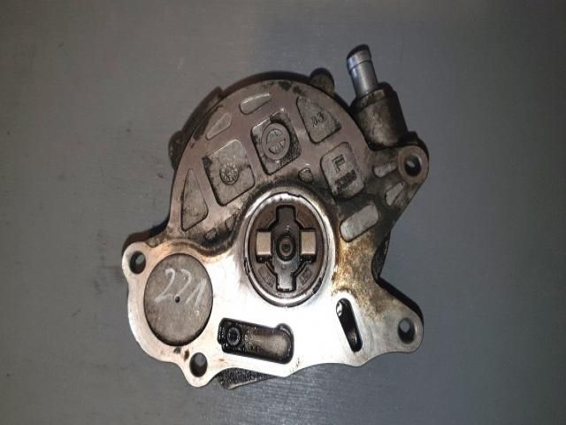 bontott VW GOLF V Vákumpumpa
