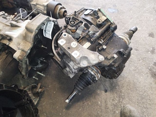 bontott VW GOLF V Váltó (Mechanikus)