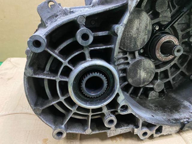 bontott VW GOLF V Váltó (Mechanikus)