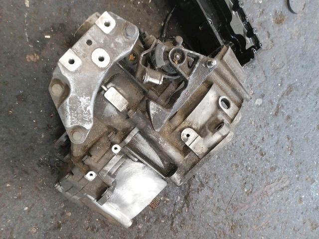 bontott VW GOLF V Váltó (Mechanikus)