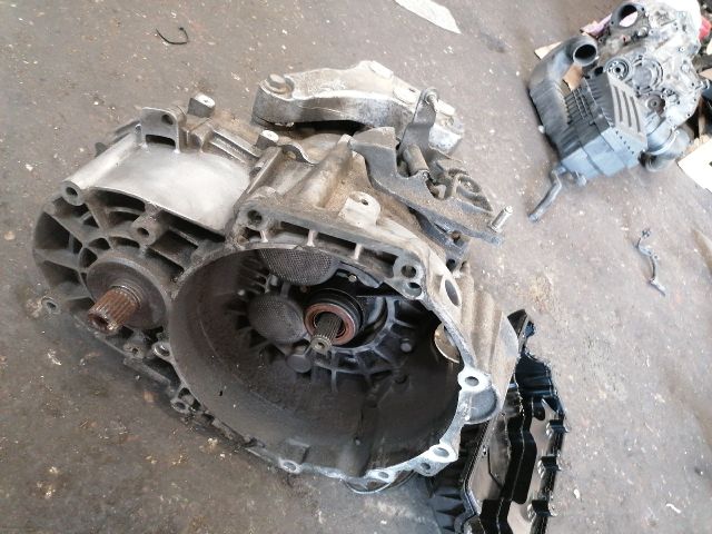 bontott VW GOLF V Váltó (Mechanikus)