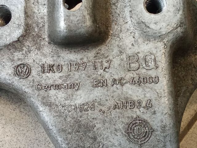 bontott VW GOLF V Váltó Tartó Bak (Pozíciófüggetlen)