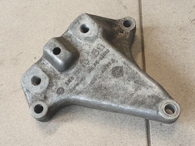 bontott VW GOLF V Váltó Tartó Bak (Pozíciófüggetlen)