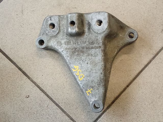 bontott VW GOLF V Váltó Tartó Bak (Pozíciófüggetlen)