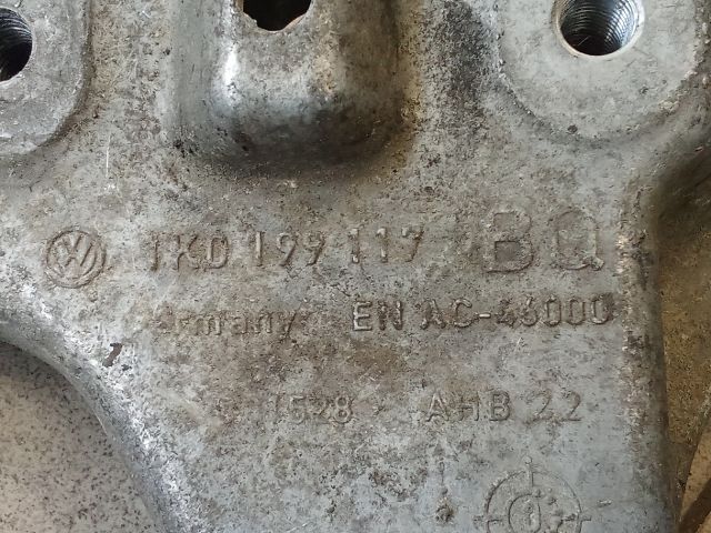 bontott VW GOLF V Váltó Tartó Bak (Pozíciófüggetlen)