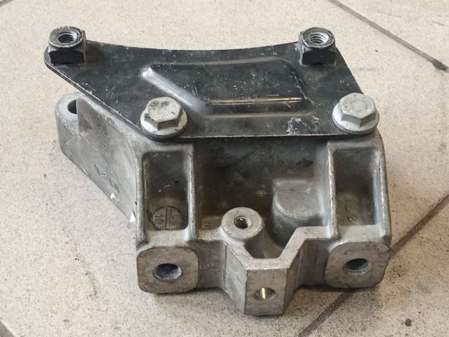 bontott VW GOLF V Váltó Tartó Bak (Pozíciófüggetlen)