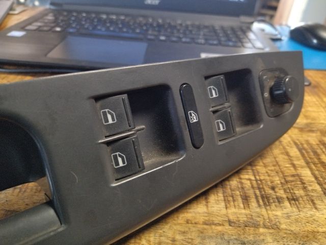 bontott VW GOLF V Ablakemelő és Tükör Kapcsoló