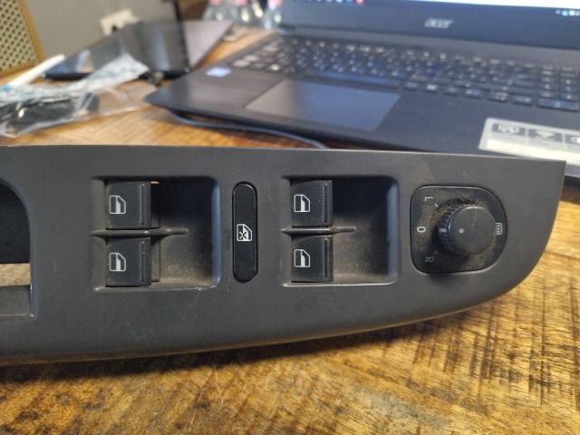 bontott VW GOLF V Ablakemelő és Tükör Kapcsoló