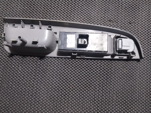 bontott VW GOLF V Ablakemelő Kapcsoló Négyes / Kettes