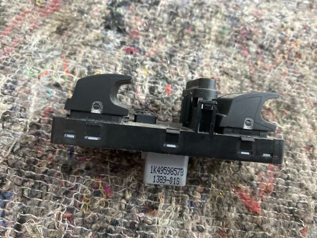 bontott VW GOLF V Ablakemelő Kapcsoló Négyes / Kettes