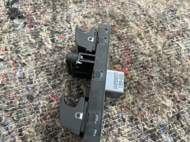 bontott VW GOLF V Ablakemelő Kapcsoló Négyes / Kettes