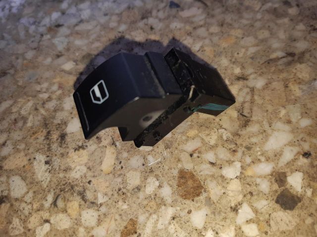 bontott VW GOLF V Ablakemelő Kapcsoló (Pozíciófüggetlen)