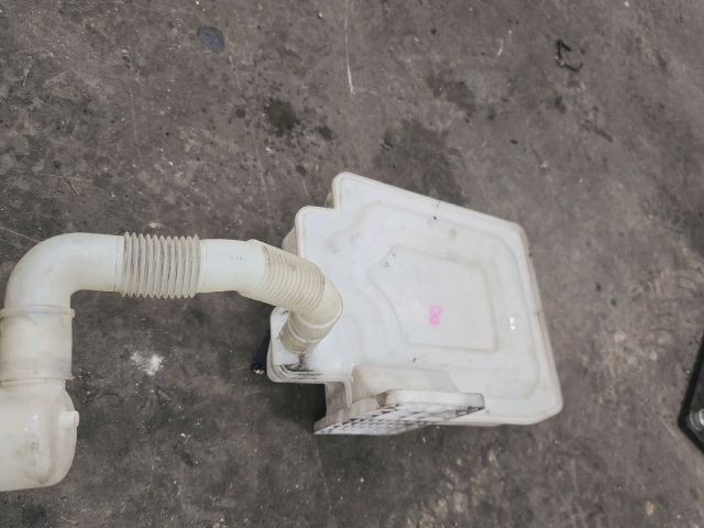 bontott VW GOLF V Ablakmosó Tartály