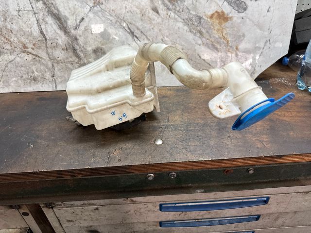 bontott VW GOLF V Ablakmosó Tartály