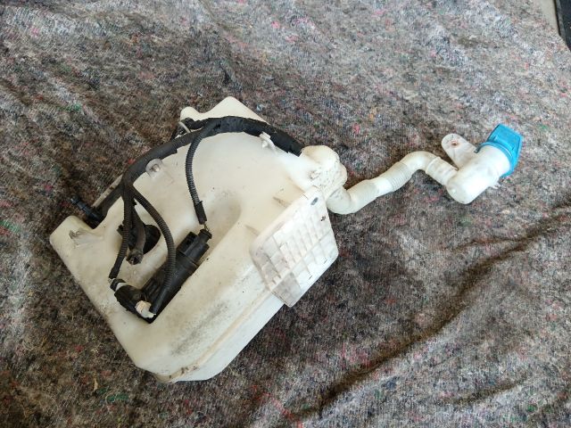 bontott VW GOLF V Ablakmosó Tartály