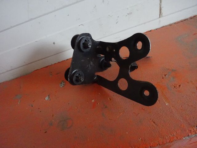 bontott VW GOLF V ABS / ABR / ESP Pumpa Tartó