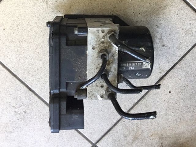 bontott VW GOLF V ABS Kocka