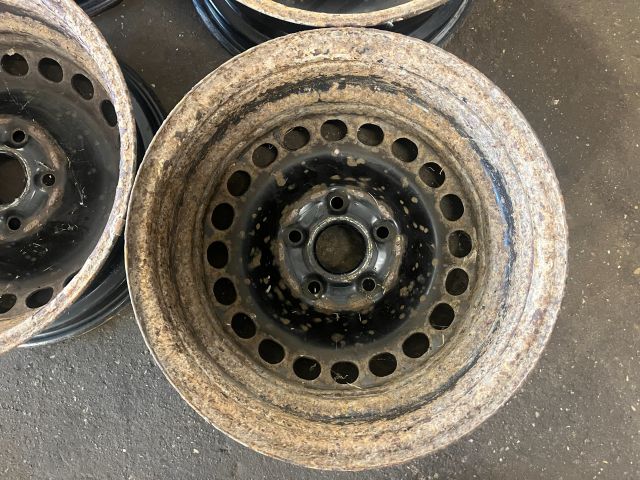 bontott VW GOLF V Acélfelni (1 db)